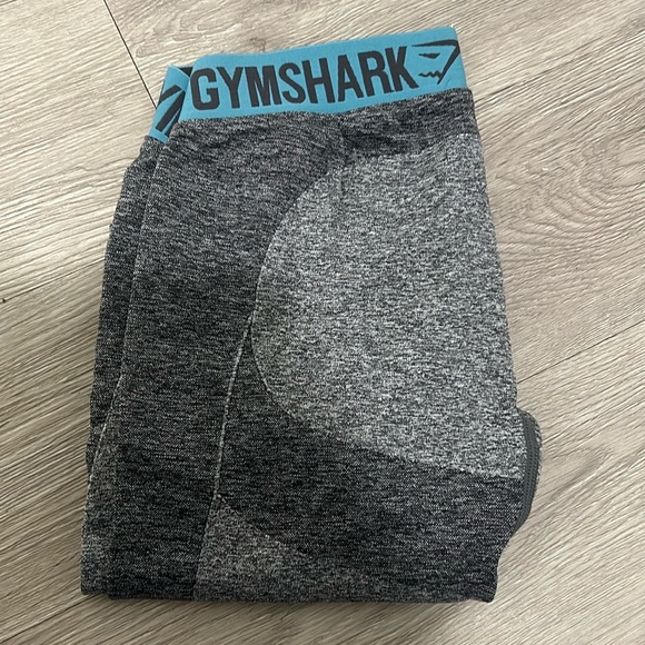 Gym shark leggings - Picture 1 of 2